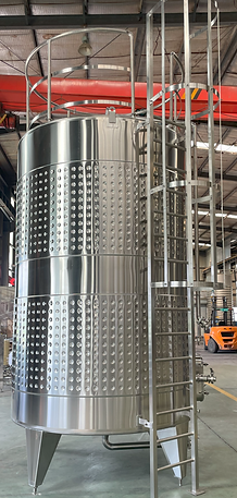 Pump over wine tank