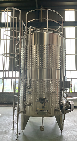 Pump over wine tank